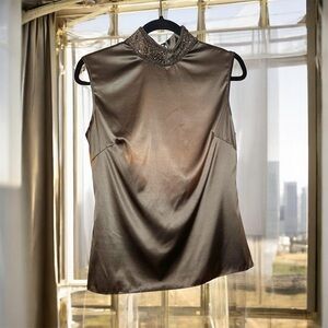 Sara Feinberg vintage Chic Sleeveless Blouse with Sparkling Collar open back NWT